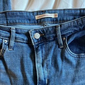 Levi's 725 Blue High Rise Boot Cut Jeans Classic Denim